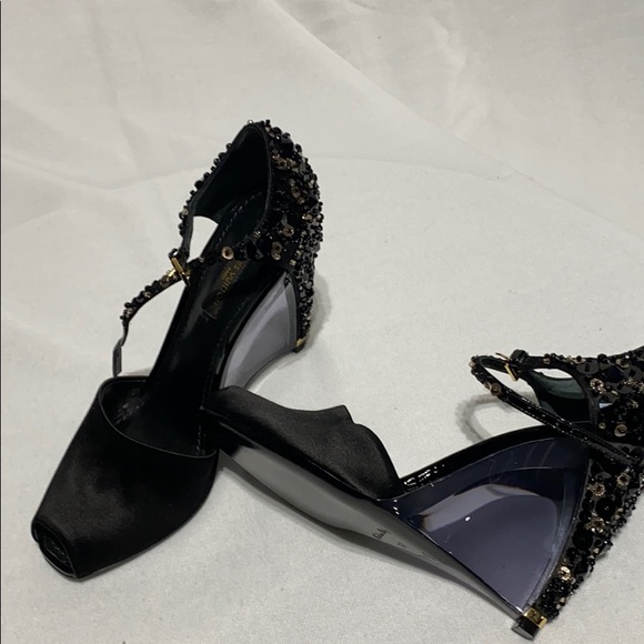 Louis Vuitton Heels - Picture 2 of 4